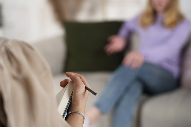 https://neurosoma.es/wp-content/uploads/2025/11/psicologia-para-adultos.jpg